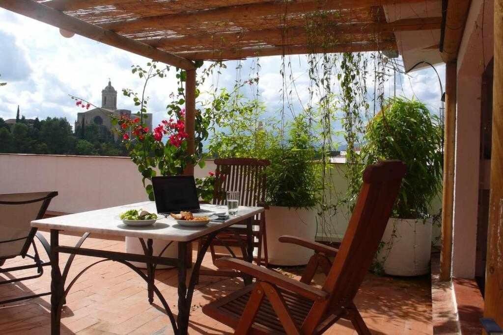 Apartamento Con Increibles Vistas Y Terraza خيرونا المظهر الخارجي الصورة